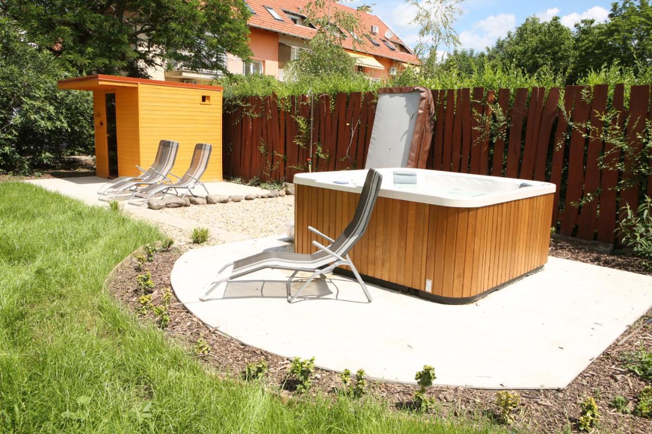 Hunyadi Panzió-Apartman Makó Exterior foto