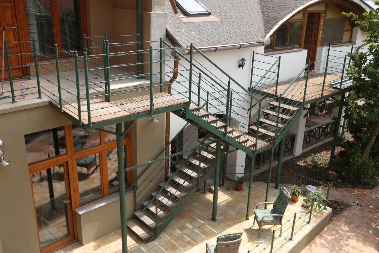 Hunyadi Panzió-Apartman Makó Exterior foto