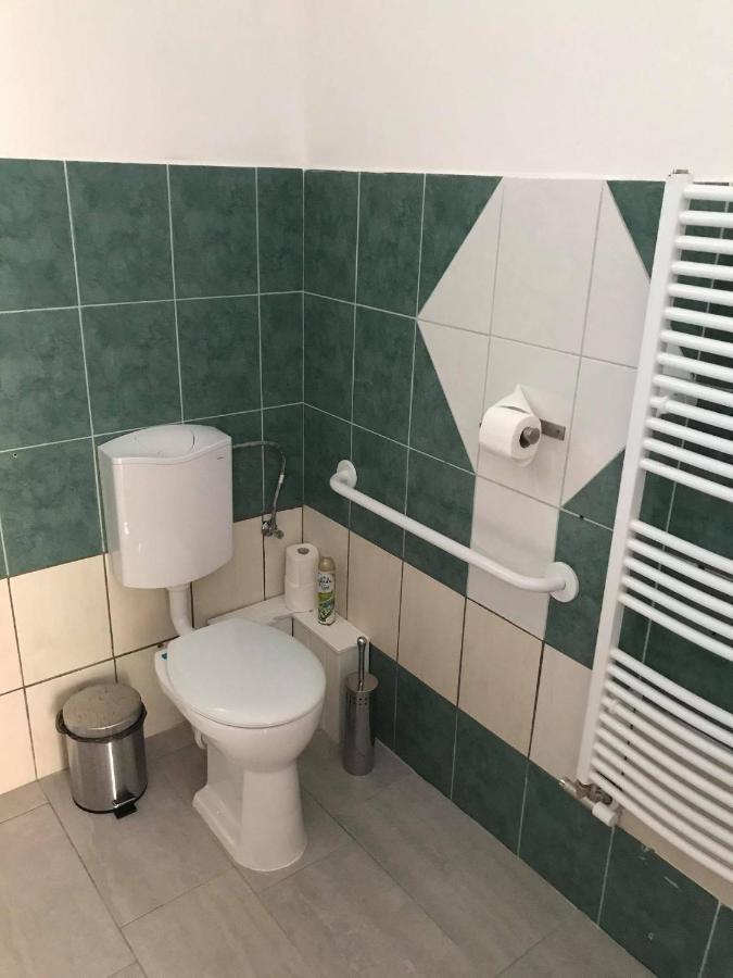 Hunyadi Panzió-Apartman Makó Exterior foto