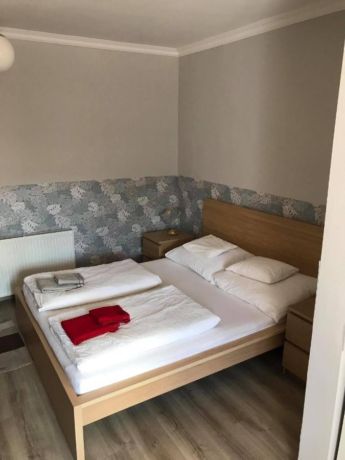 Hunyadi Panzió-Apartman Makó Exterior foto