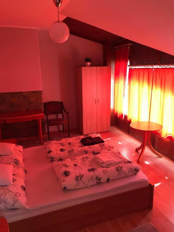 Hunyadi Panzió-Apartman Makó Exterior foto