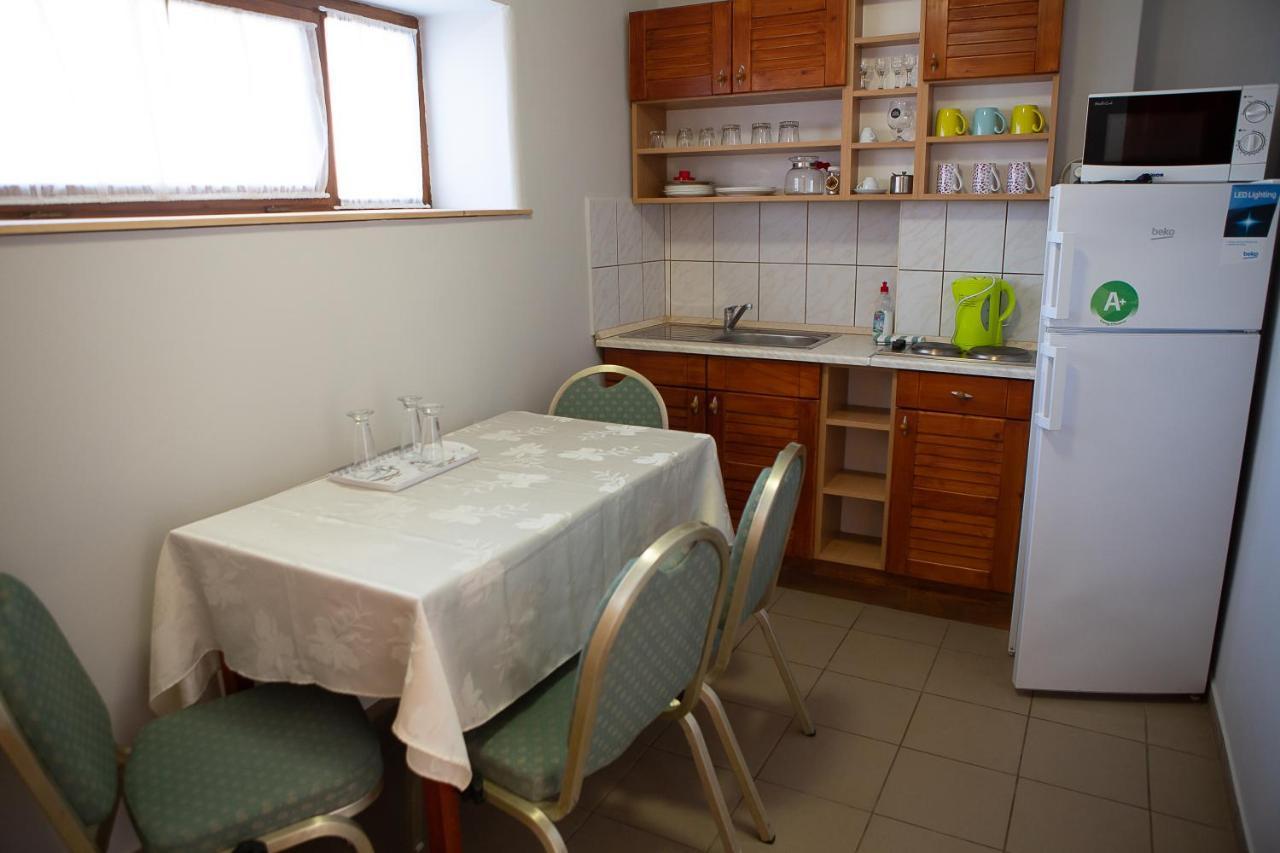Hunyadi Panzió-Apartman Makó Exterior foto