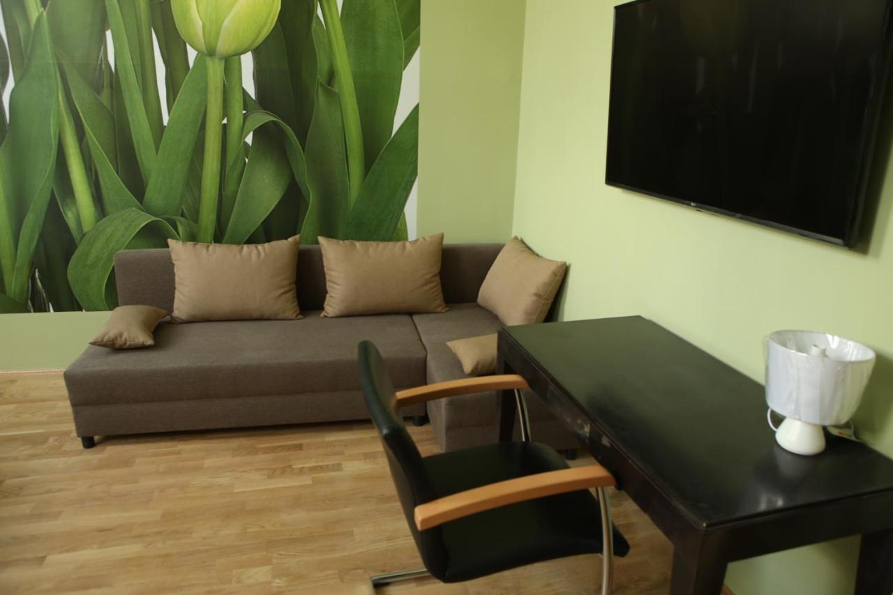 Hunyadi Panzió-Apartman Makó Exterior foto