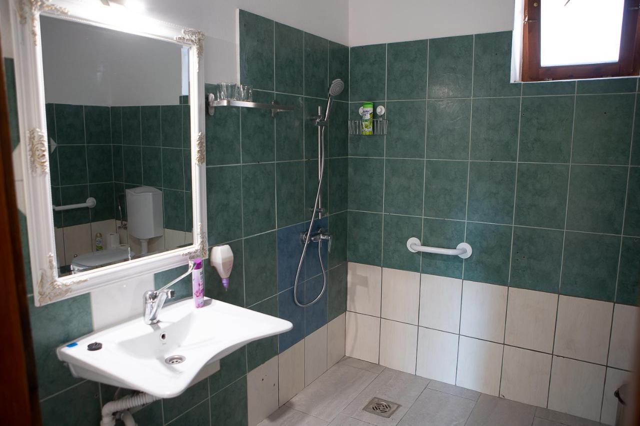 Hunyadi Panzió-Apartman Makó Exterior foto